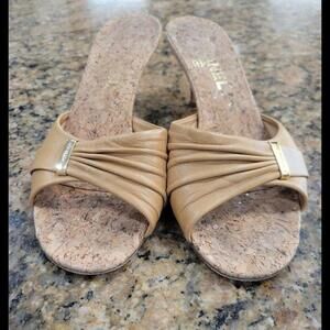 Chanel Beige Tan Gold Cork Kitten Heels Mules Womens Shoes 38.5 8.5 Dust Bags